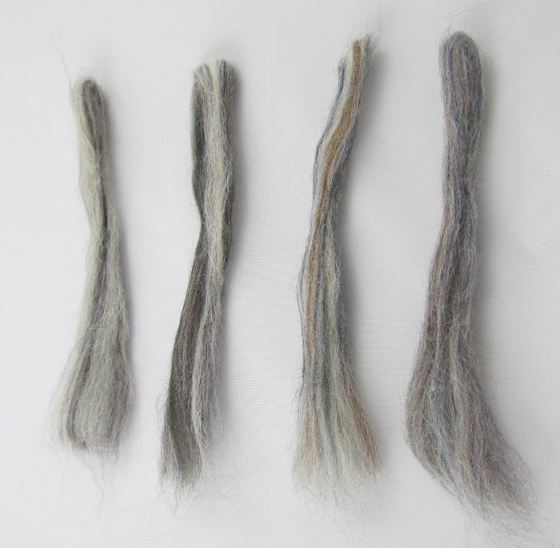 Divide the rest of the wool in four. These strips are for the limbs.