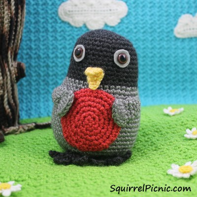Crochet Rosa Robin Pattern from Squirrel Picnic