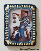 Photo Frame Crochet Pattern by Squirrel Picnic