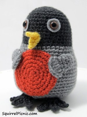 Roly Poly Rosa Robin Crochet Pattern by Squirrel Picnic