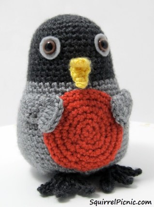 Rosa Robin Crochet Pattern by Squirrel Picnic