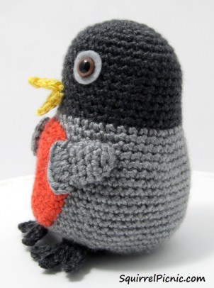 Rosa Robin Crochet Pattern from Squirrel Picnic