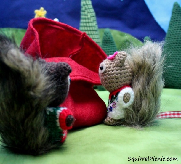 Hodge and Podge Open Present 3