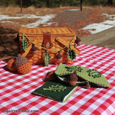 Oak Leaves and Acorns Patterns to Crochet from The Big Acorn Race by Jennifer Olivarez_Squirrel Picnic